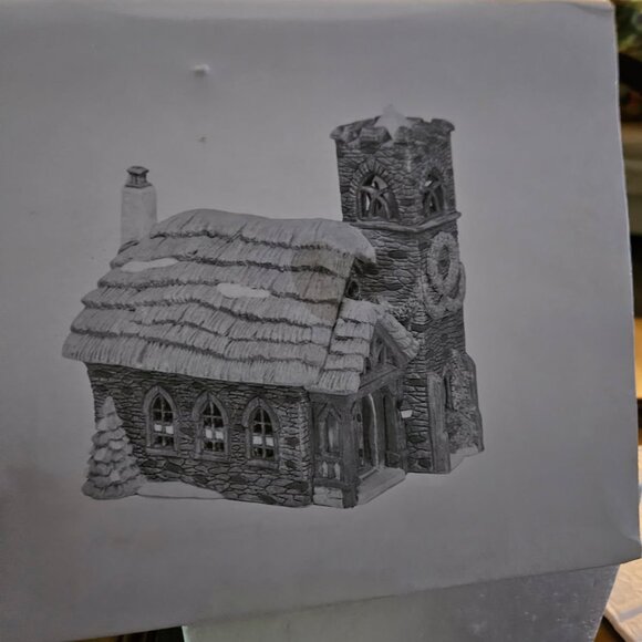 Dickens Village - Ivy Glen Church - Picture 6 of 7